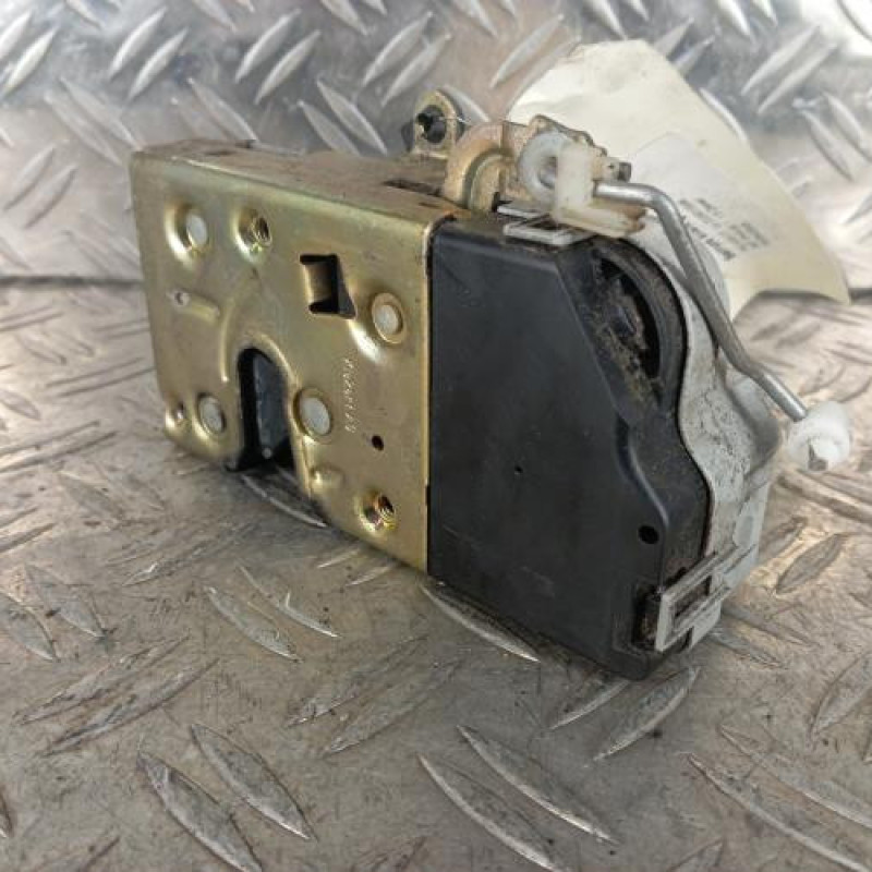 Serrure avant gauche PEUGEOT 307