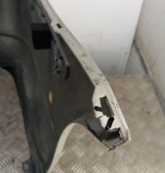 Pare choc arriere TOYOTA AVENSIS 2 Photo n°8