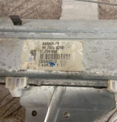 Leve vitre electrique arriere gauche PEUGEOT 208 1 Photo n°4