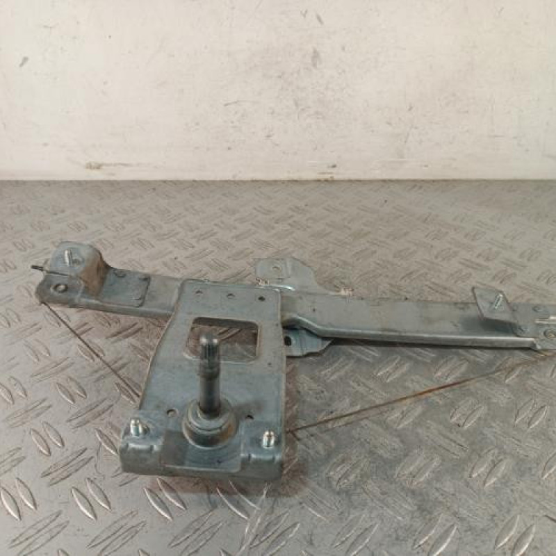 Leve vitre mecanique arriere gauche DACIA SANDERO 1