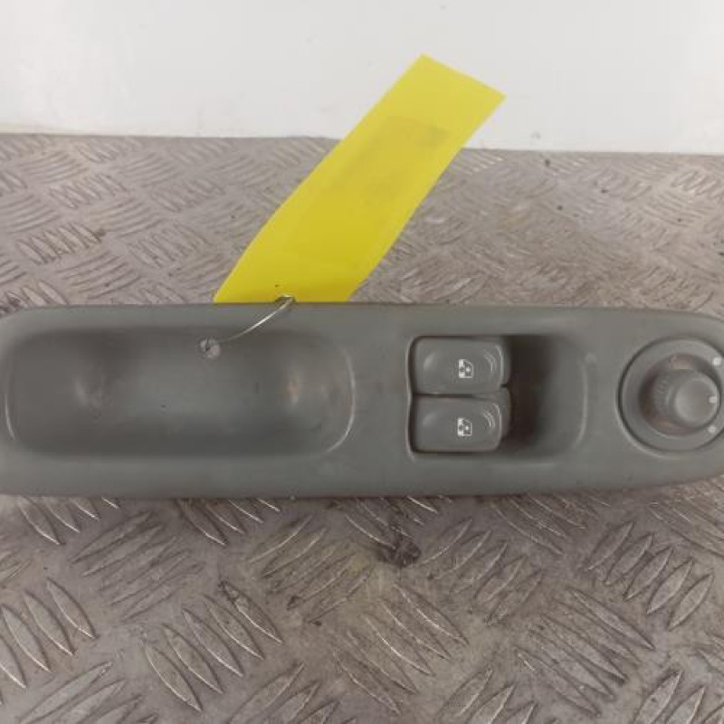 Interrupteur de leve vitre avant gauche RENAULT TWINGO 1