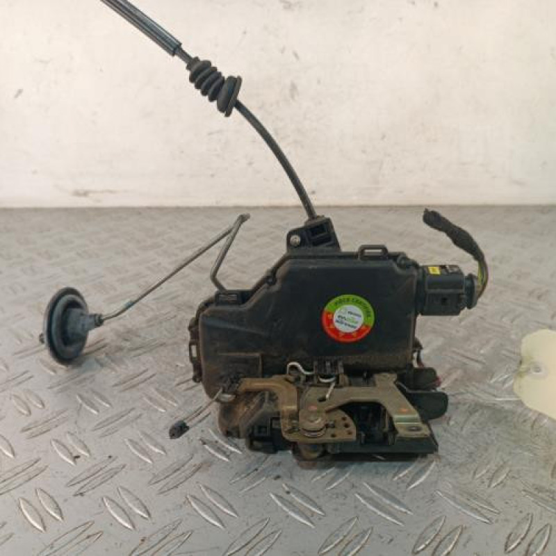 Serrure avant droit VOLKSWAGEN GOLF 4