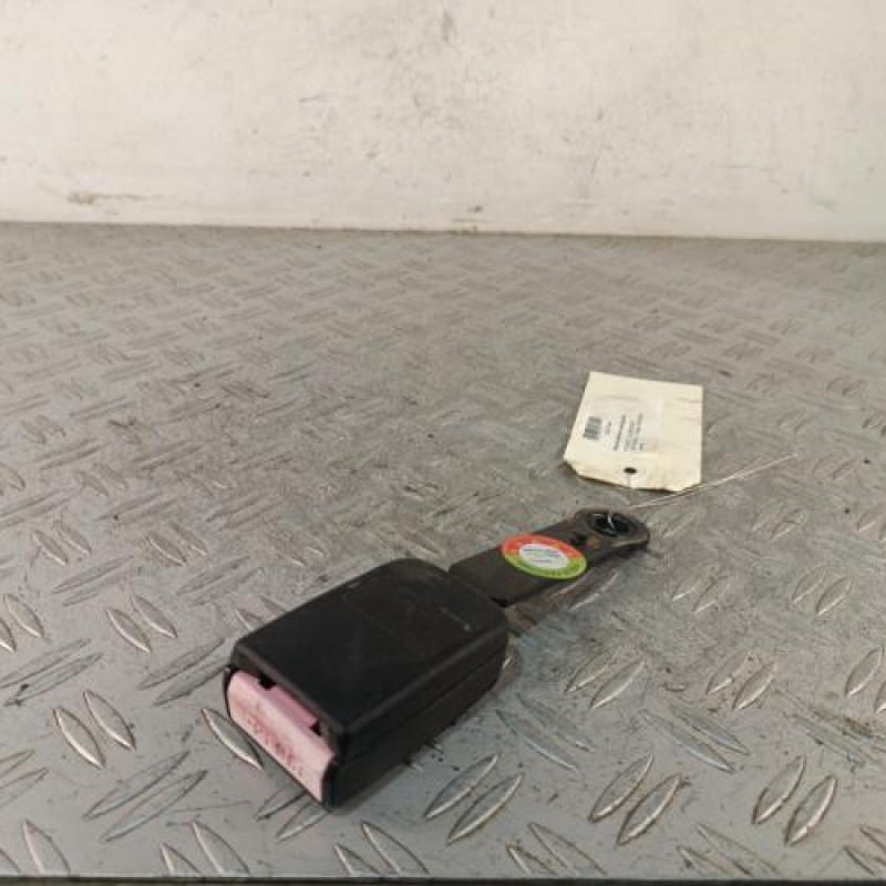 Attache ceinture avant gauche PEUGEOT 206