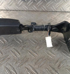 Attache ceinture arriere gauche PEUGEOT 3008 1