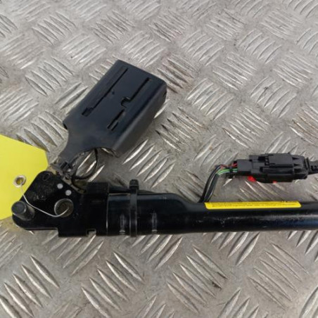 Attache ceinture avant droit RENAULT TWINGO 2