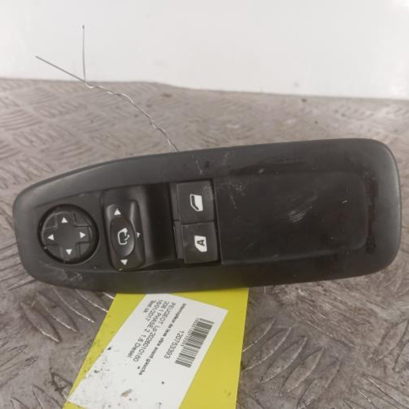 Interrupteur de leve vitre avant gauche PEUGEOT 208 1