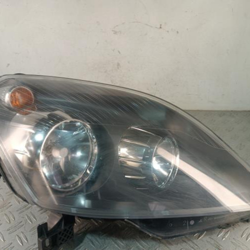 Optique avant principal droit (feux)(phare) OPEL ZAFIRA B