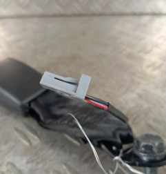 Attache ceinture arriere droit RENAULT CAPTUR 1