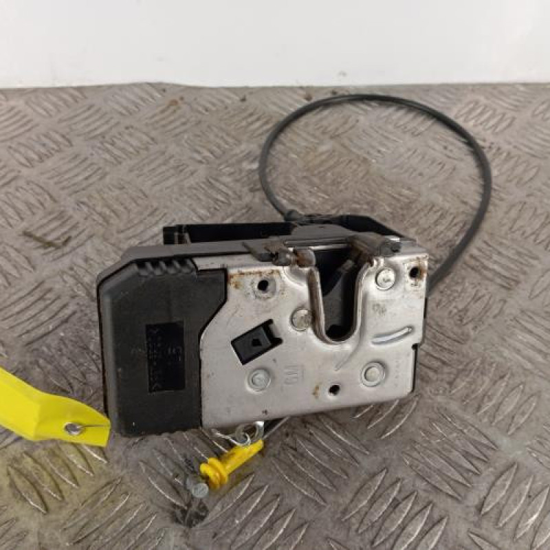 Serrure avant gauche RENAULT TRAFIC 2 Serrure avant gauche RENAULT TRAFIC 2