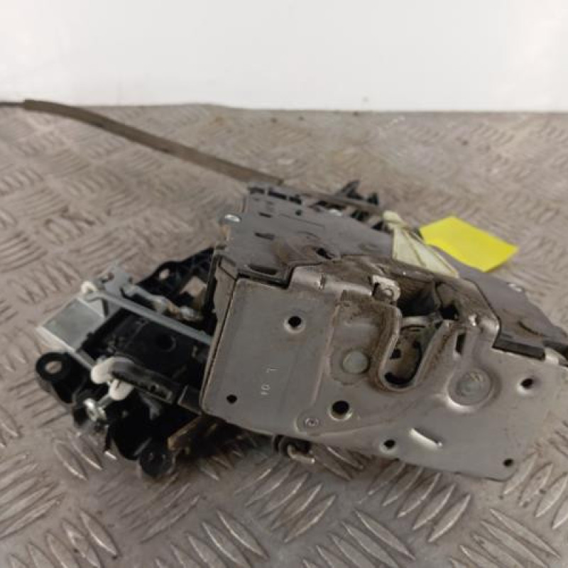 Serrure avant gauche OPEL CORSA E