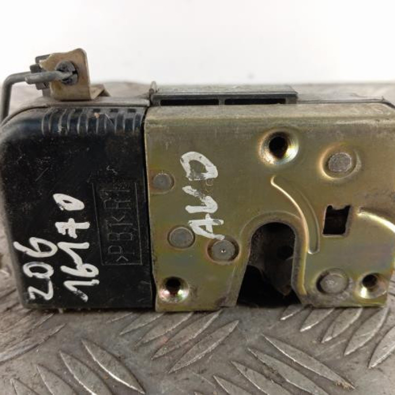 Serrure avant droit PEUGEOT 206