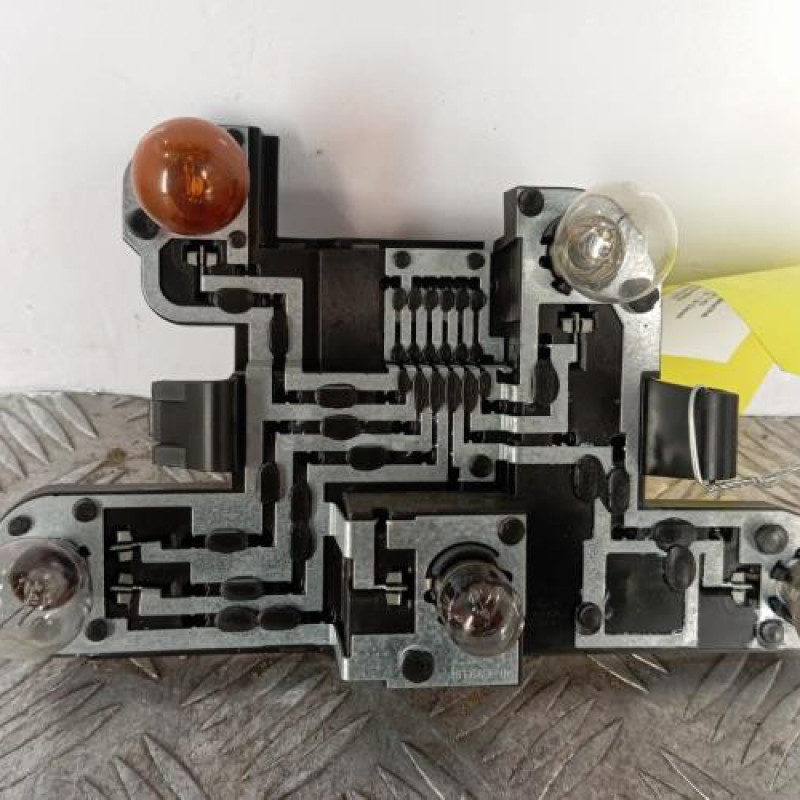 Platine feu arriere gauche RENAULT MEGANE 1