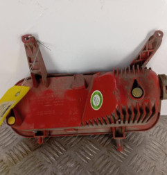 Feu de pare choc arriere gauche PEUGEOT 5008 1