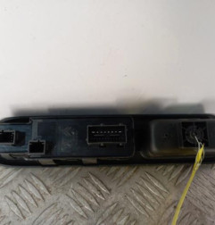 Interrupteur de leve vitre avant gauche PEUGEOT 5008 1