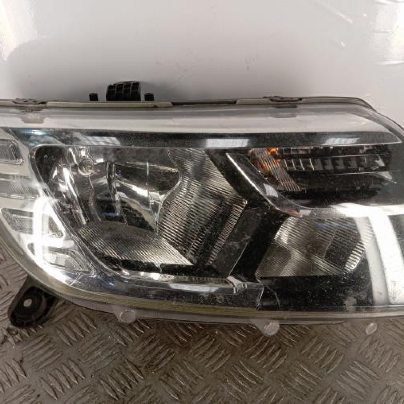 Optique avant principal droit (feux)(phare) DACIA SANDERO 2