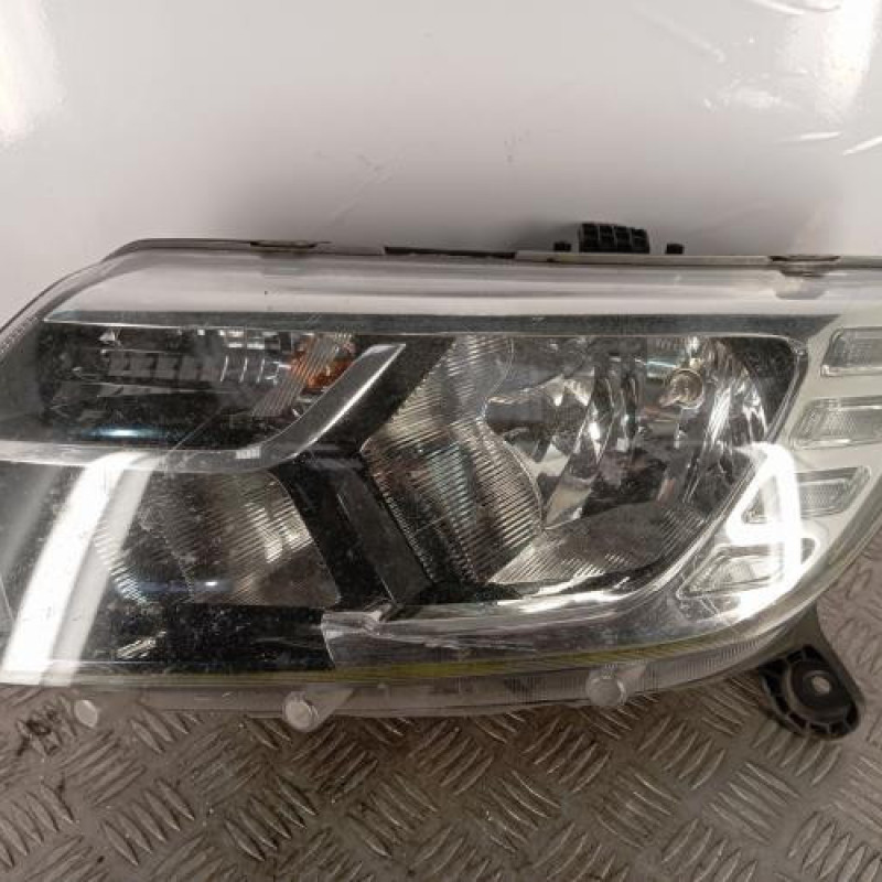 Optique avant principal gauche (feux)(phare) DACIA SANDERO 2