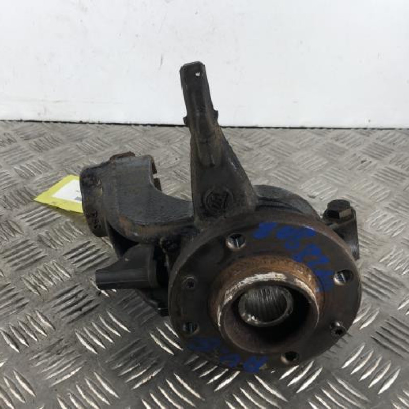 Moyeu avant gauche PEUGEOT 208 1 Moyeu avant gauche PEUGEOT 208 1