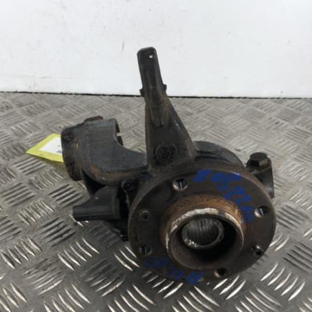 Moyeu avant gauche PEUGEOT 208 1 Photo n°1