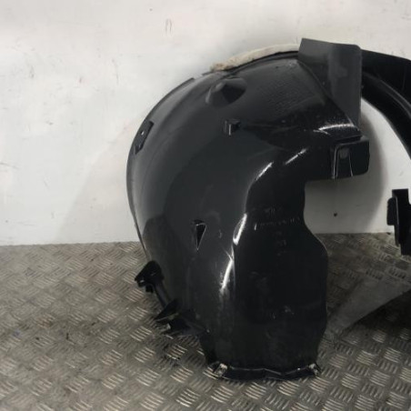 Pare boue avant droit PEUGEOT 5008 1