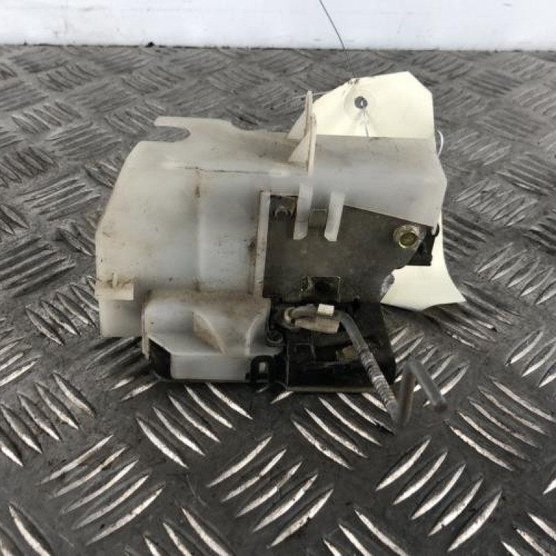 Serrure arriere droit RENAULT CLIO 2 Serrure arriere droit RENAULT CLIO 2