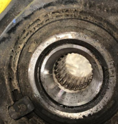 Moyeu avant gauche PEUGEOT 208 1 Photo n°3