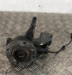 Moyeu avant droit PEUGEOT 208 1 Photo n°1