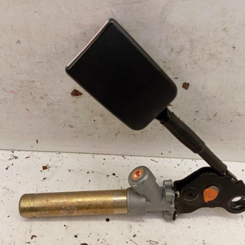 Attache ceinture avant droit CITROEN SAXO