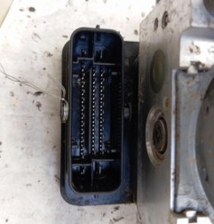 Bloc ABS (freins anti-blocage) RENAULT TRAFIC 3 Photo n°3