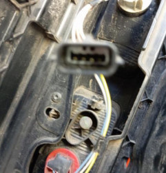 Feu de pare choc arriere droit RENAULT TRAFIC 3 Photo n°5