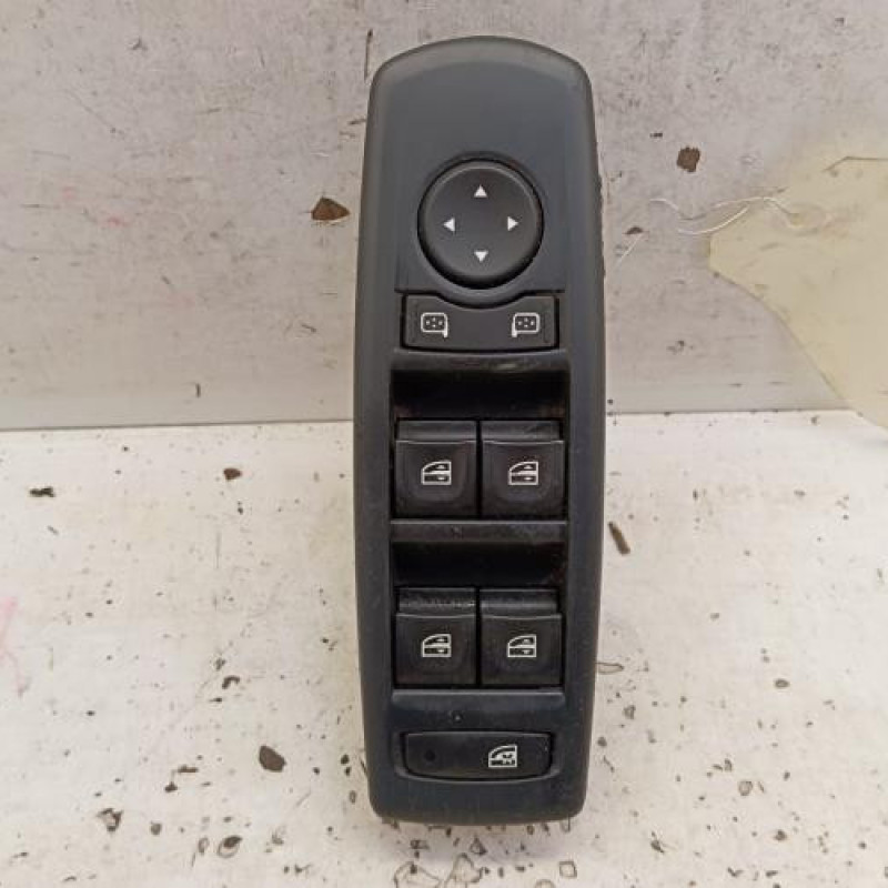 Interrupteur de leve vitre avant gauche RENAULT MEGANE 3