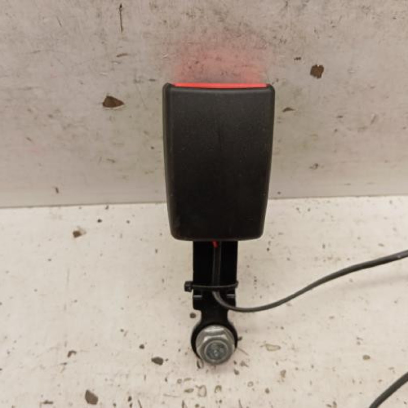 Attache ceinture avant droit FIAT 500 2