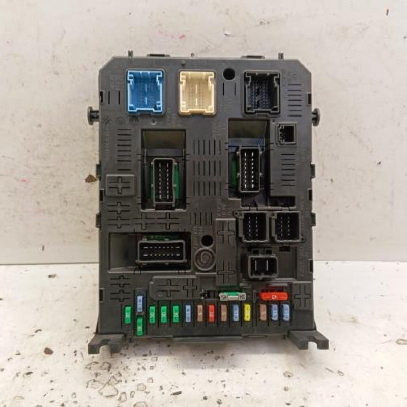 Boitier servitude moteur (BSM) PEUGEOT 5008 1
