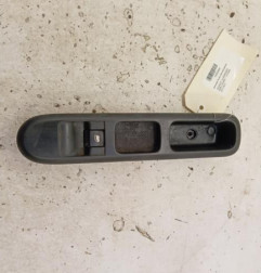 Interrupteur de leve vitre avant gauche PEUGEOT 5008 1 Photo n°1