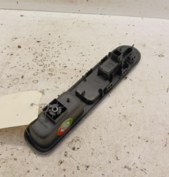 Interrupteur de leve vitre avant gauche PEUGEOT 5008 1