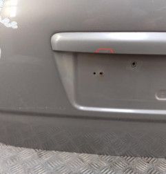 Malle/Hayon arriere TOYOTA COROLLA VERSO 2