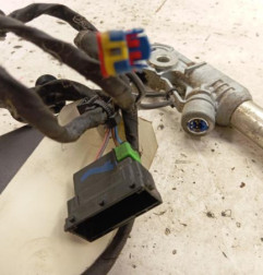 Attache ceinture avant gauche RENAULT KANGOO 2 Photo n°3