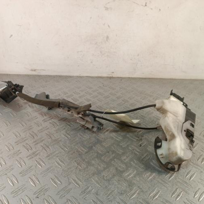 Serrure avant gauche CITROEN C3 2 Serrure avant gauche CITROEN C3 2