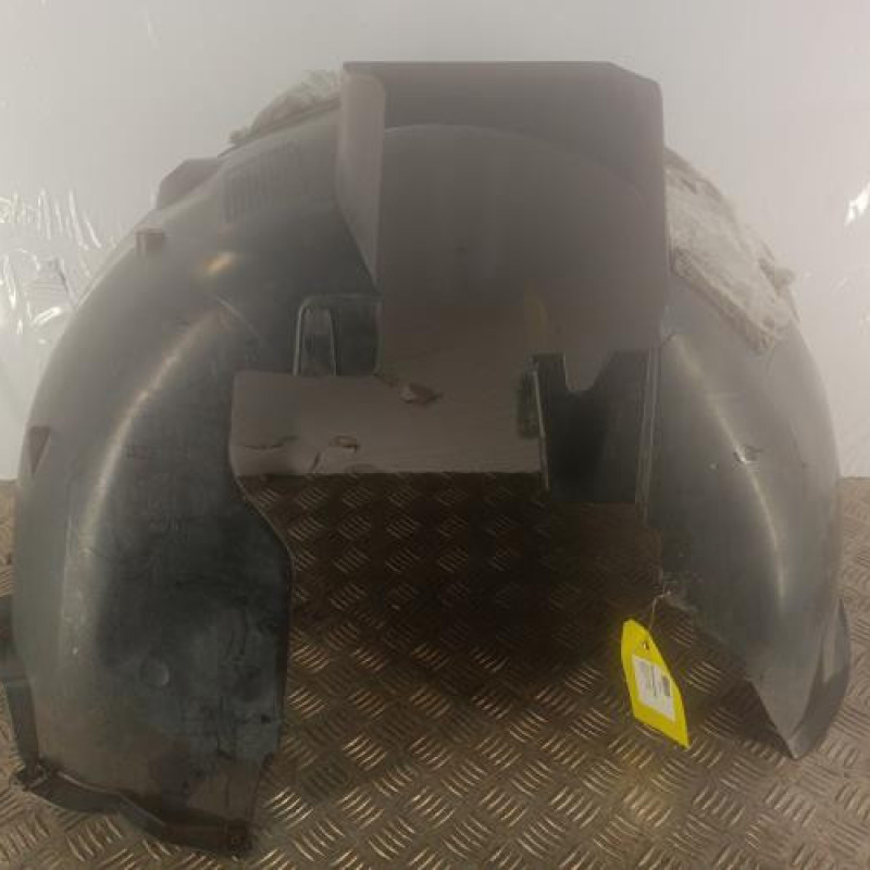 Pare boue avant droit PEUGEOT 5008 1