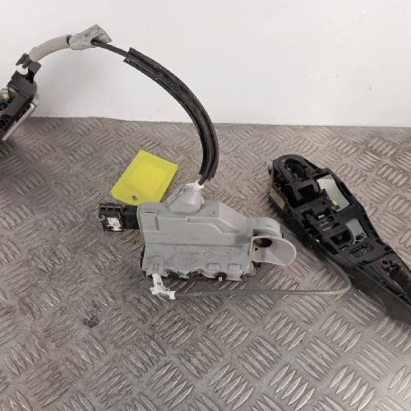 Serrure avant gauche PEUGEOT 3008 2 Serrure avant gauche PEUGEOT 3008 2