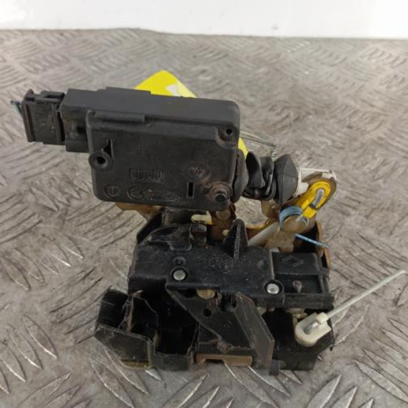 Serrure avant gauche RENAULT TWINGO 1 Serrure avant gauche RENAULT TWINGO 1