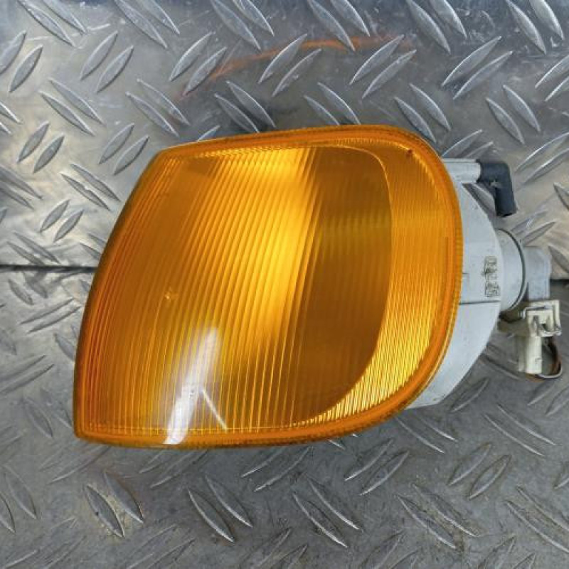 Optique avant secondaire gauche (feux)(clignotant) VOLKSWAGEN POLO 3
