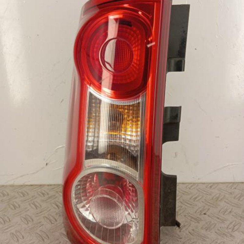 Feu arriere principal gauche (feux) DACIA LOGAN MCV 1 Feu arriere principal gauche (feux) DACIA LOGAN MCV 1