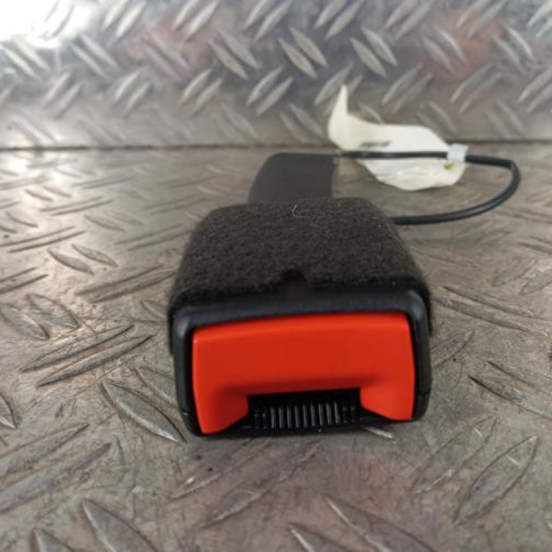 Attache ceinture avant droit AUDI A1 1
