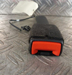 Attache ceinture avant gauche AUDI A1 1 Photo n°1