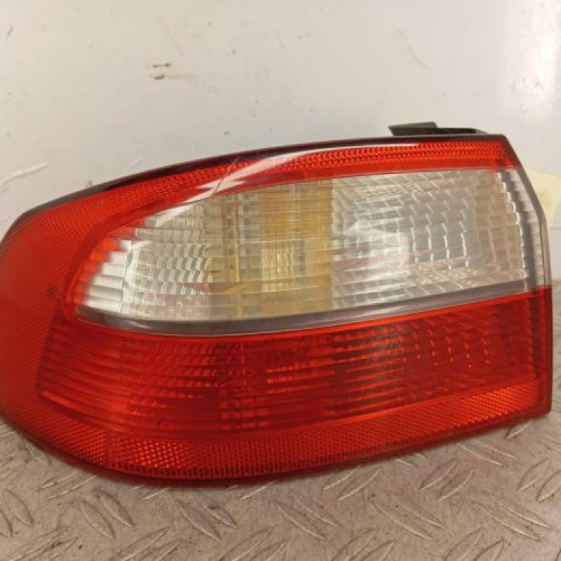 Feu arriere principal gauche (feux) RENAULT LAGUNA 2