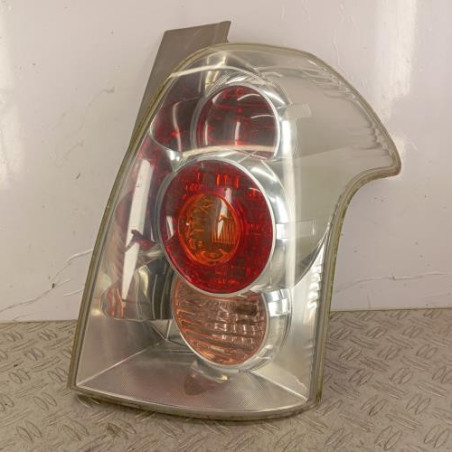Feu arriere principal droit (feux) TOYOTA COROLLA VERSO 2 Photo n°1