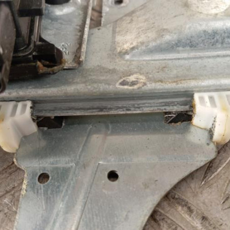 Leve vitre electrique avant gauche PEUGEOT 208 1