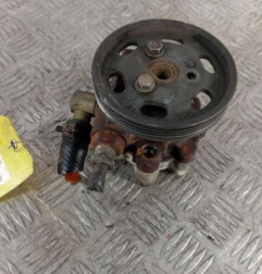 Pompe de direction RENAULT CLIO 2 Photo n°1