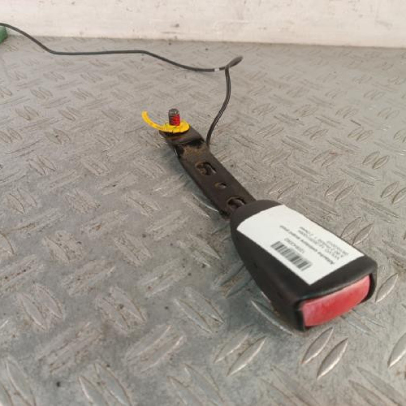 Attache ceinture avant droit VOLVO S 60 2