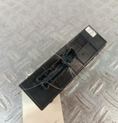 Interrupteur de leve vitre avant droit NISSAN JUKE 1 Photo n°3